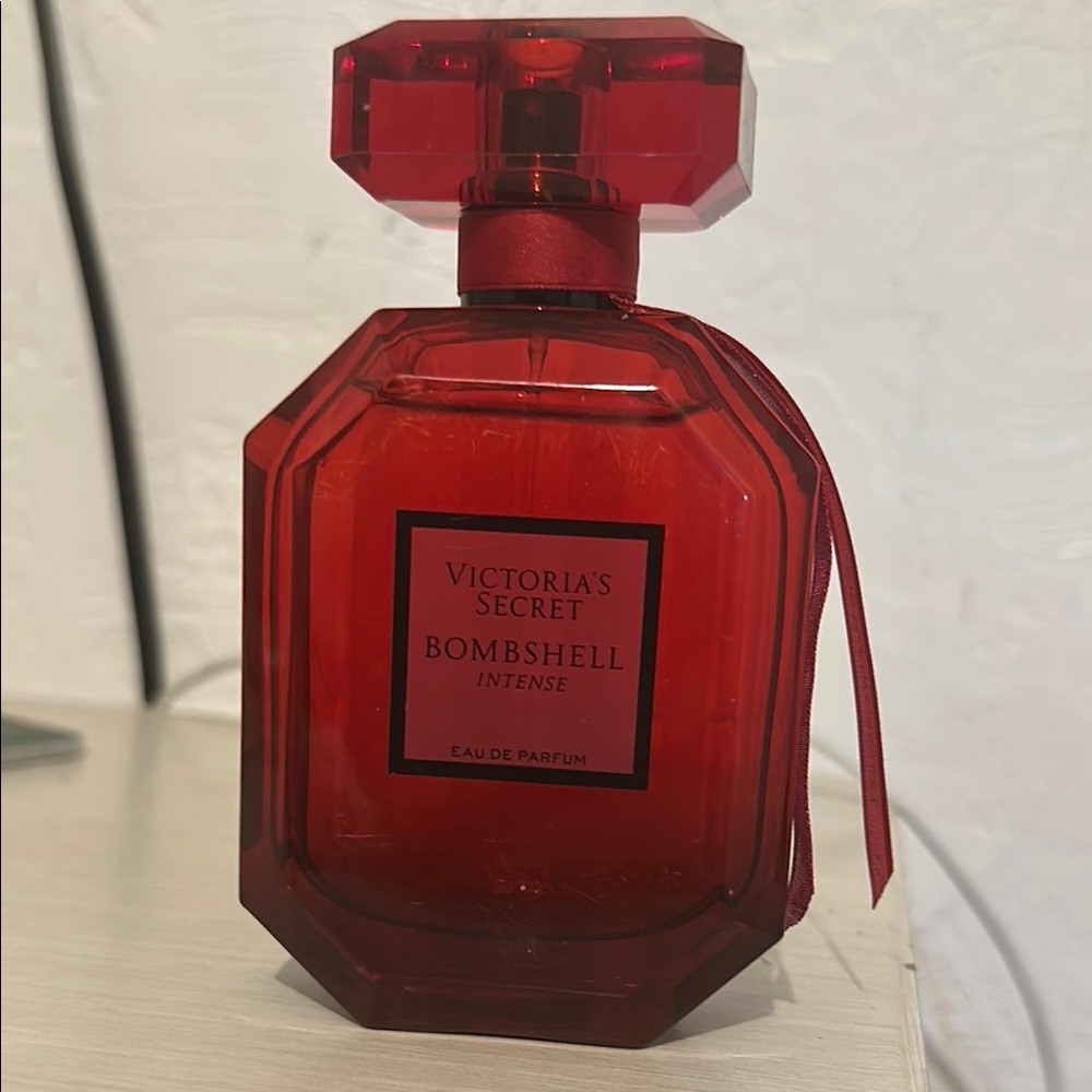 Victoria's Secret Bombshell Intense Eau de Parfum 3.7oz